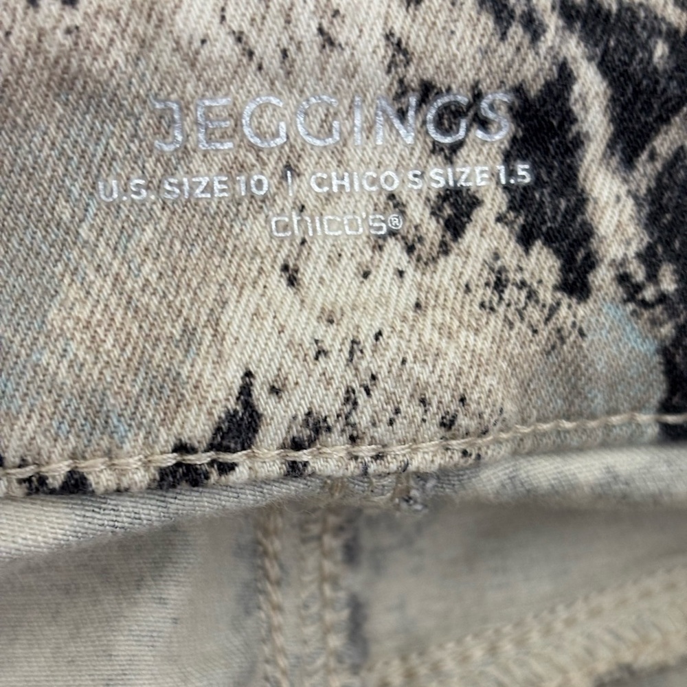 Chicos jegging jeans snake skin print pull on Size 10 Chicos size 1.5 - Picture 5 of 8